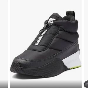 Sorel out and about women’s puffy zip boot. Size 8.5